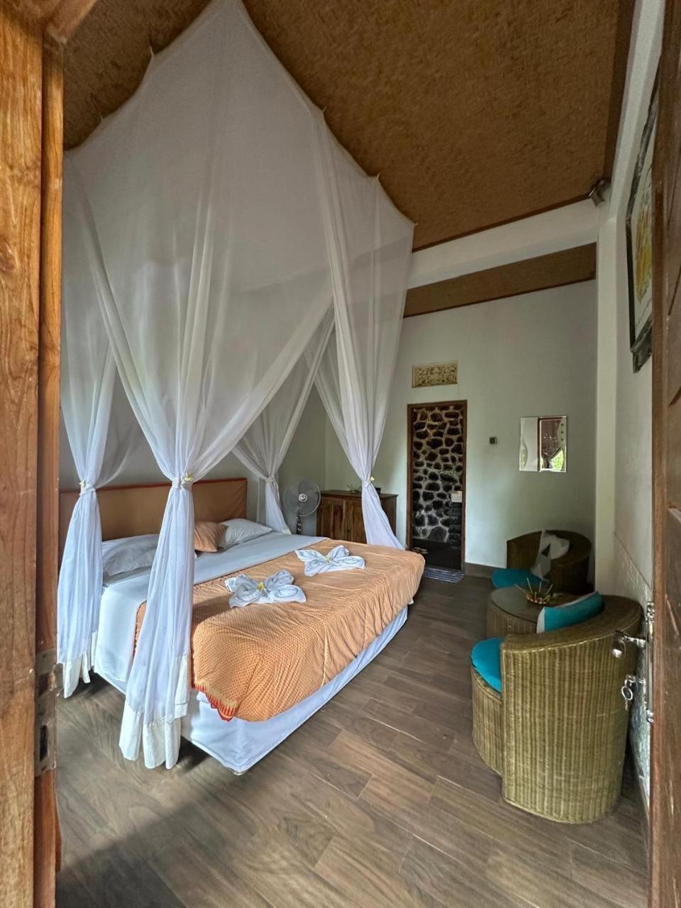 Отель Omunity Bali Сингараджа Экстерьер фото