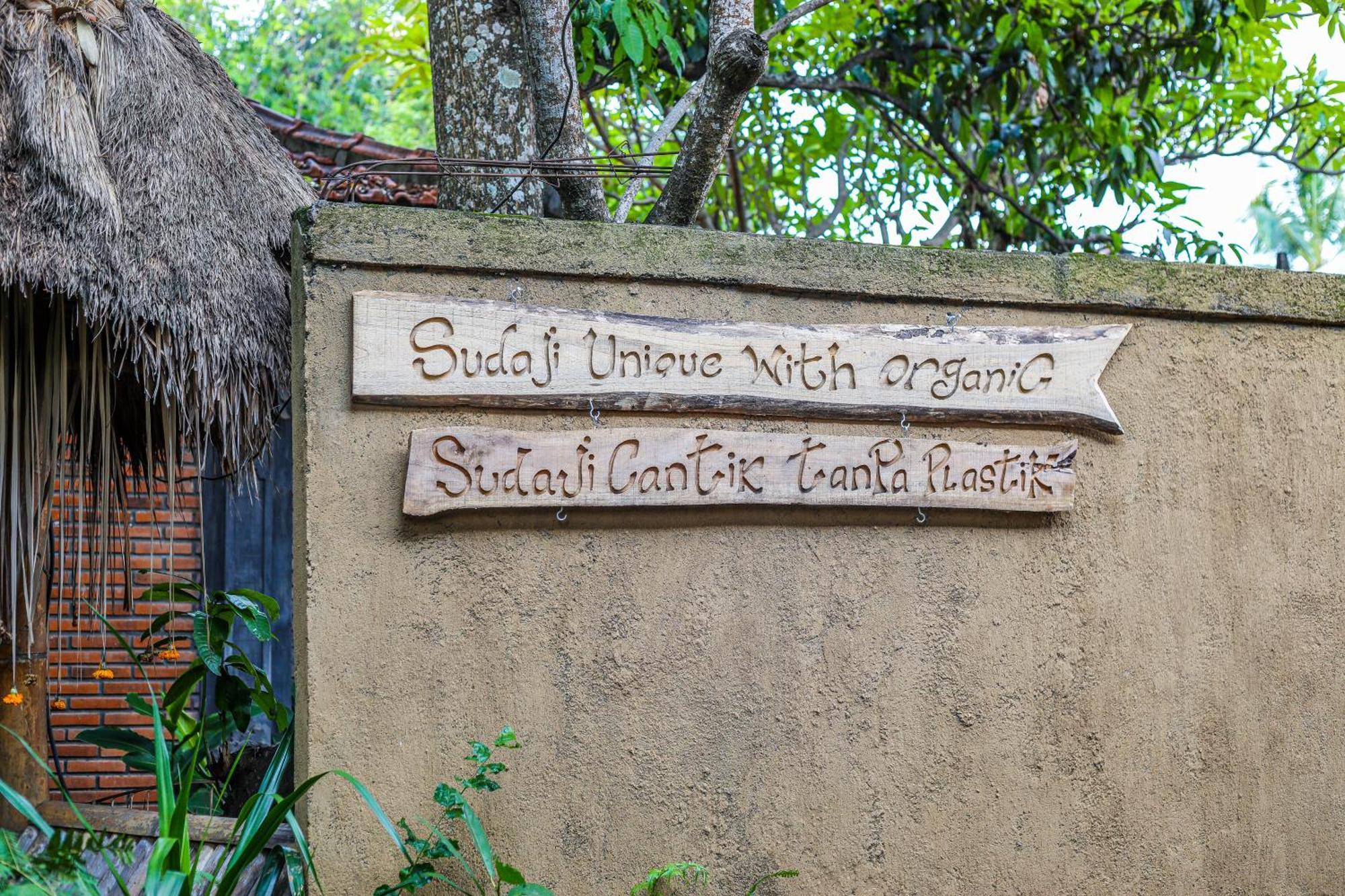 Отель Omunity Bali Сингараджа Экстерьер фото