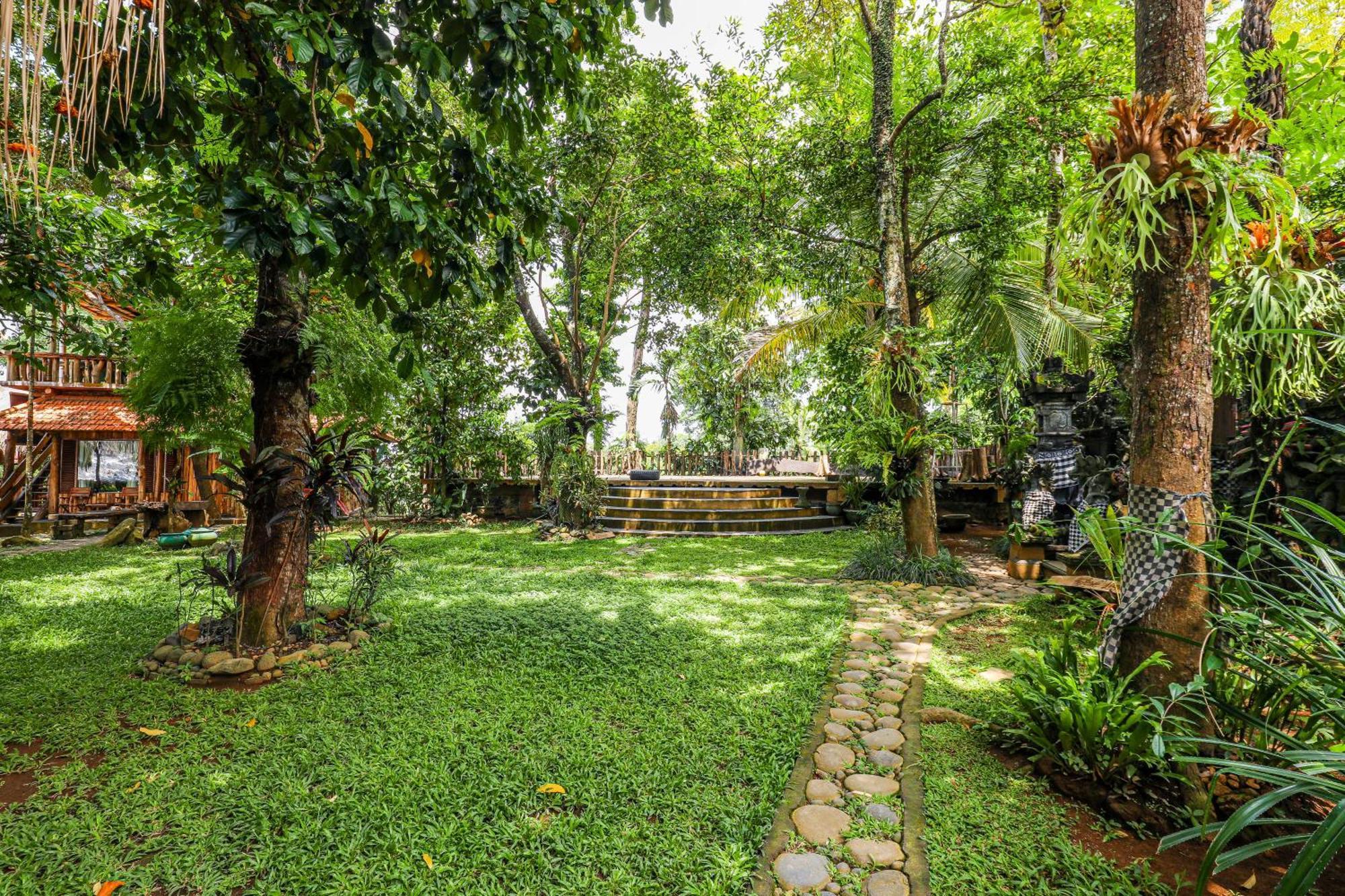 Отель Omunity Bali Сингараджа Экстерьер фото