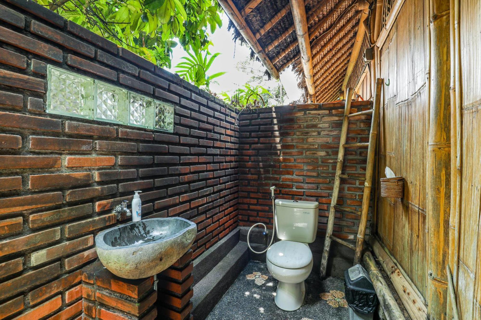 Отель Omunity Bali Сингараджа Экстерьер фото