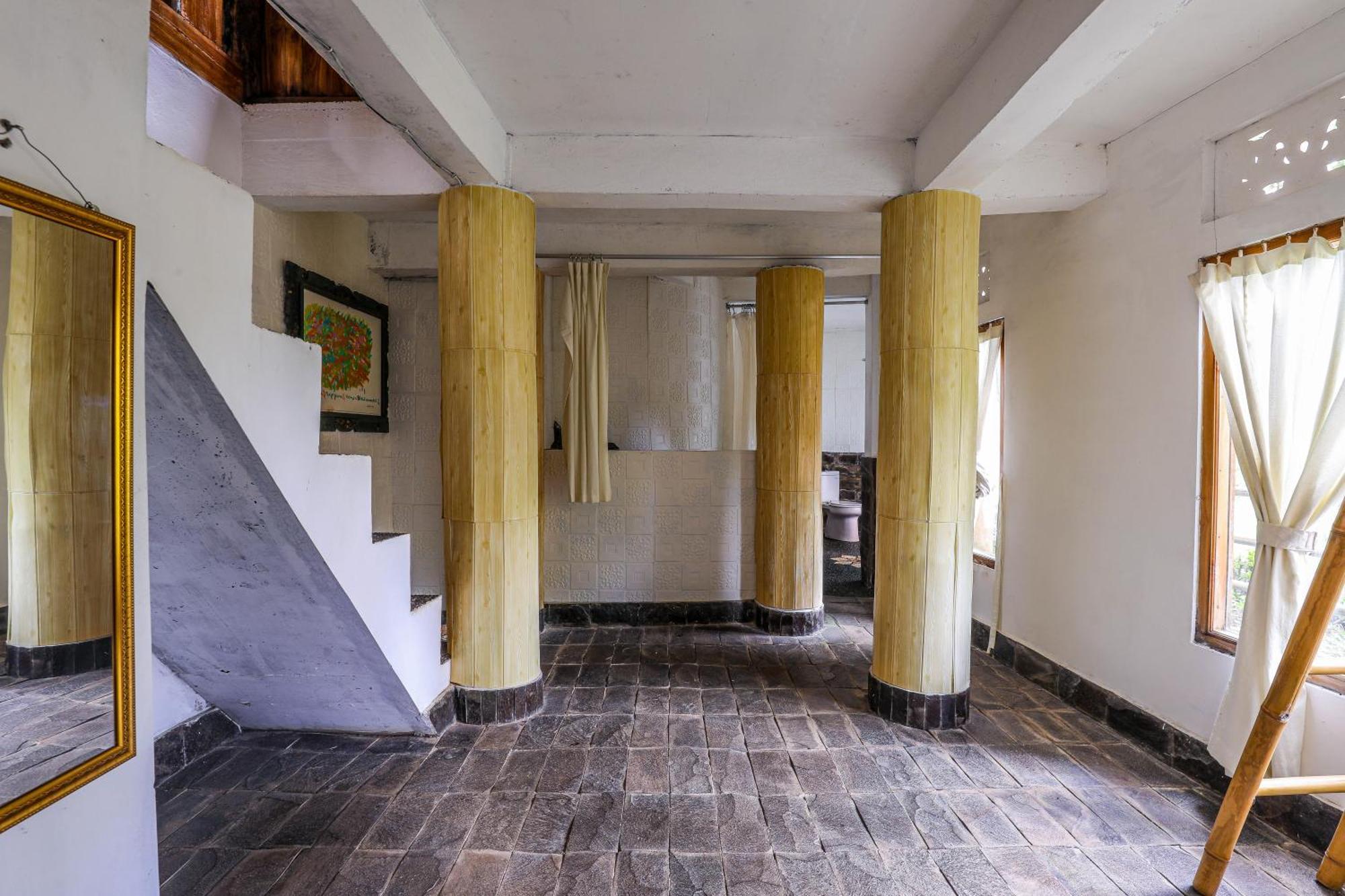 Отель Omunity Bali Сингараджа Экстерьер фото