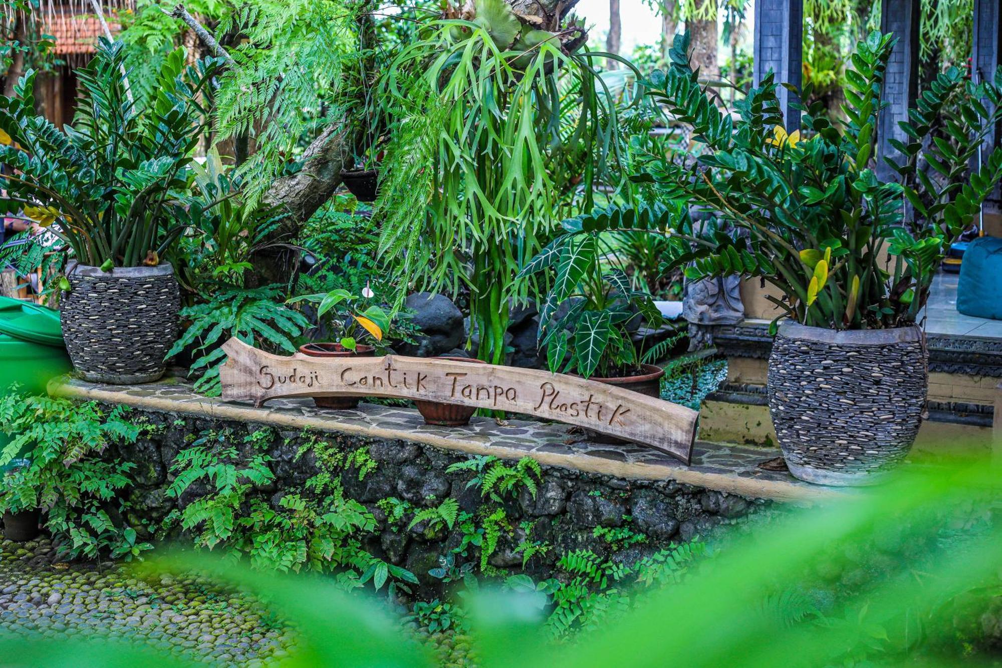 Отель Omunity Bali Сингараджа Экстерьер фото