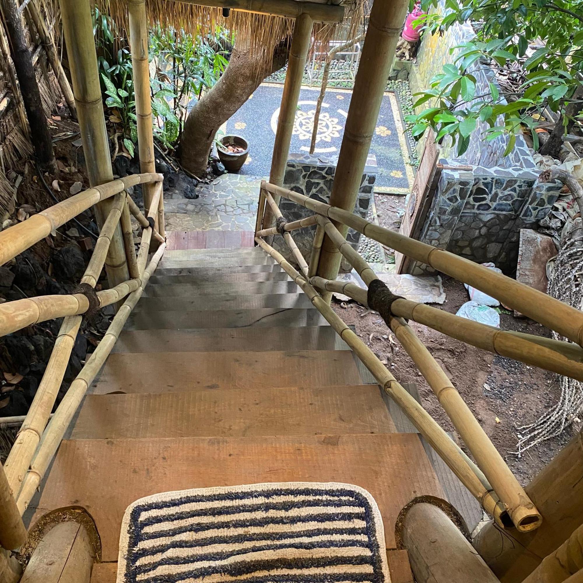 Отель Omunity Bali Сингараджа Экстерьер фото